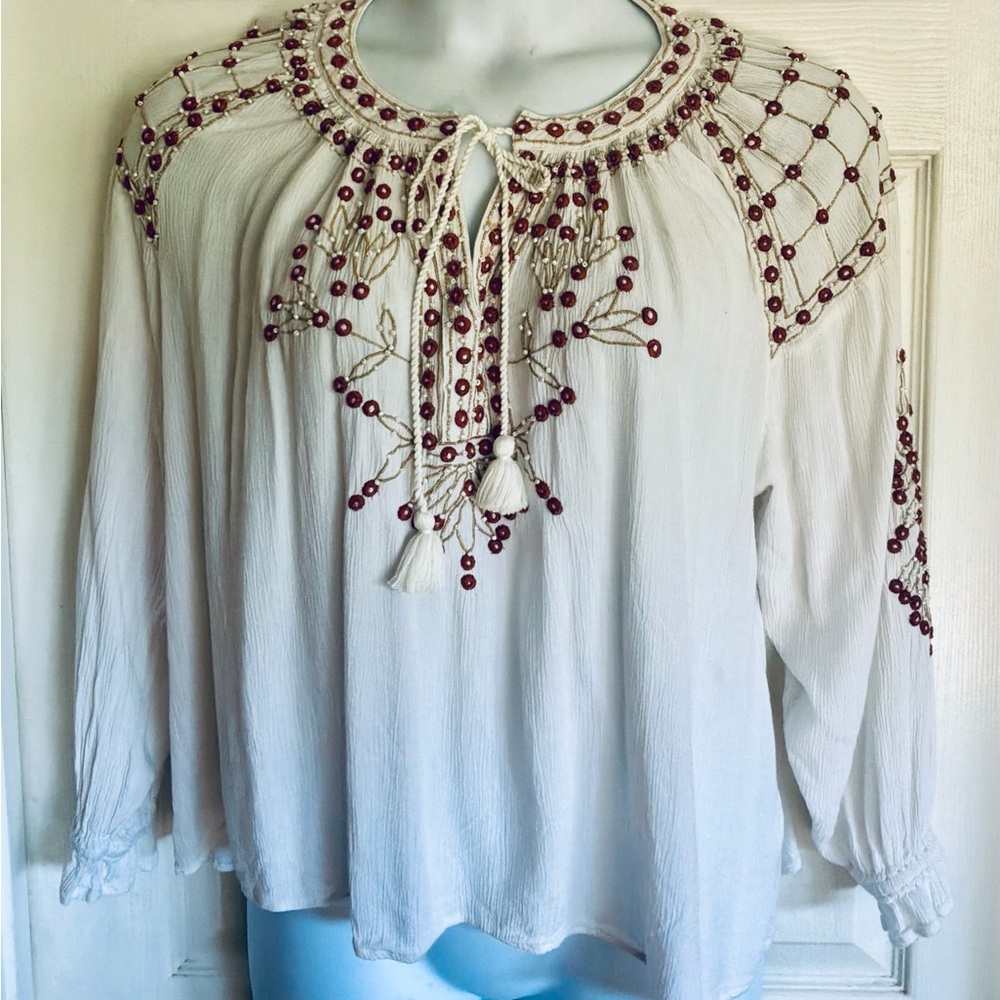 ANTHROPOLOGIE Embroidered Peasant blouse